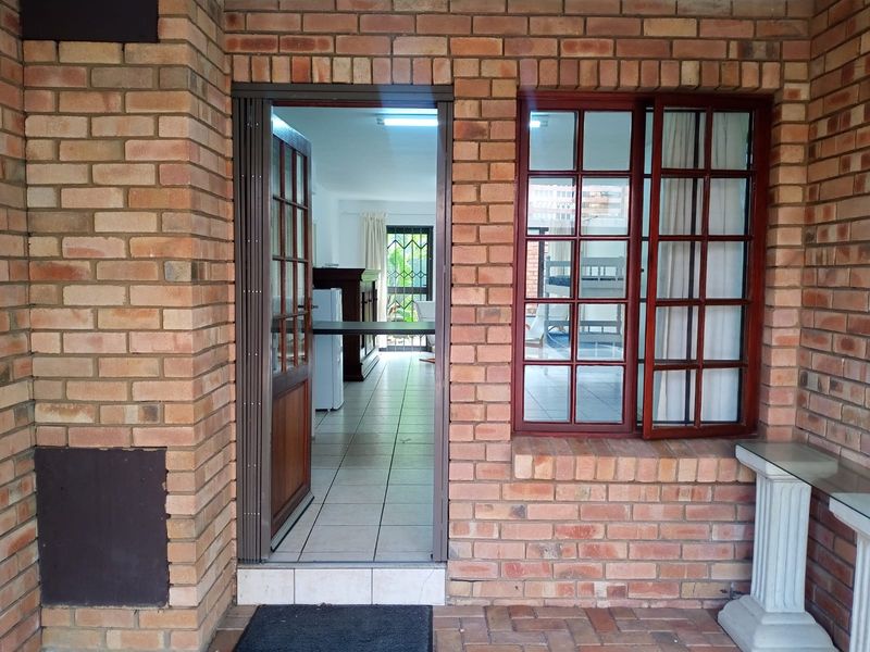 Studio Flat with private courtyard - Photo 10