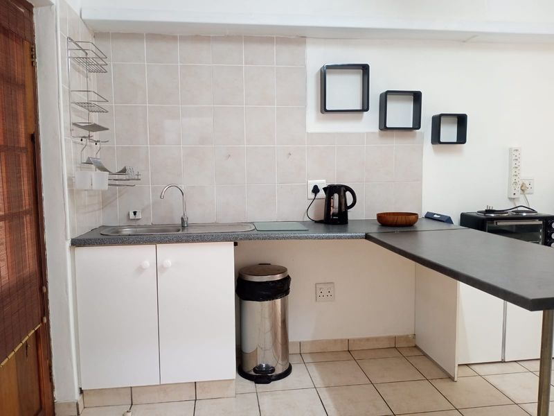 Studio Flat with private courtyard - Photo 4