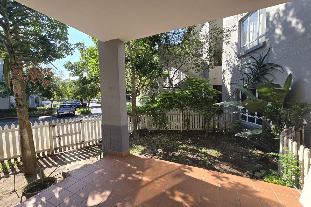Ground Floor Apartment with Private Garden in Sheffield Manor Estate - Photo 2