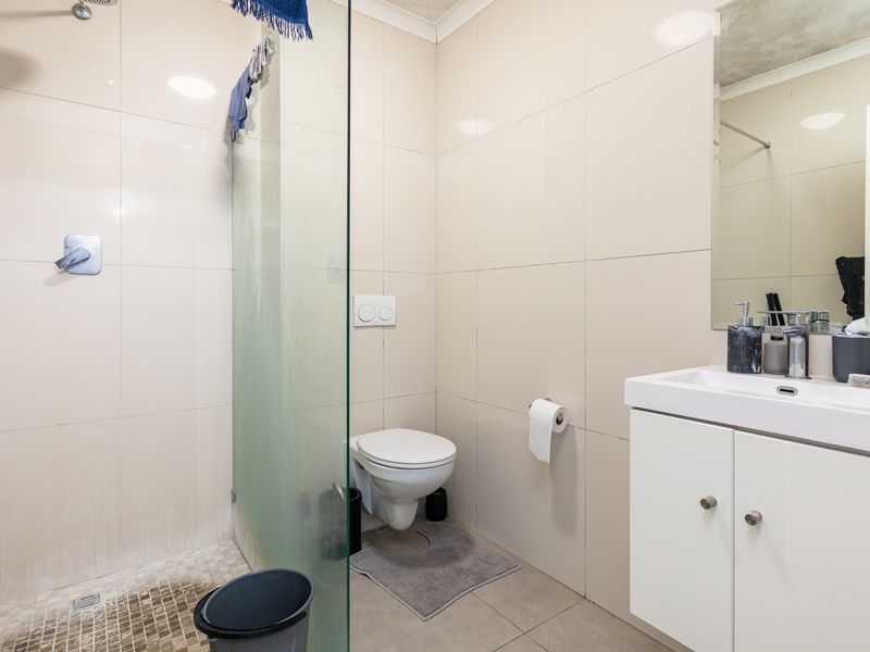 Spacious 2 Bedroom, 2 Bathroom Apartment for rent in a Secure Lifestyle Building - Photo 10
