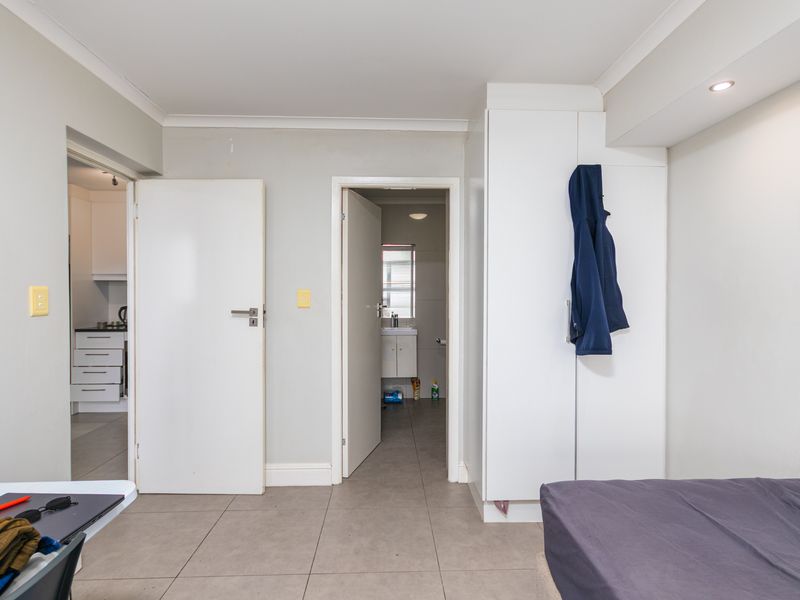 Spacious 2 Bedroom, 2 Bathroom Apartment for rent in a Secure Lifestyle Building - Photo 8
