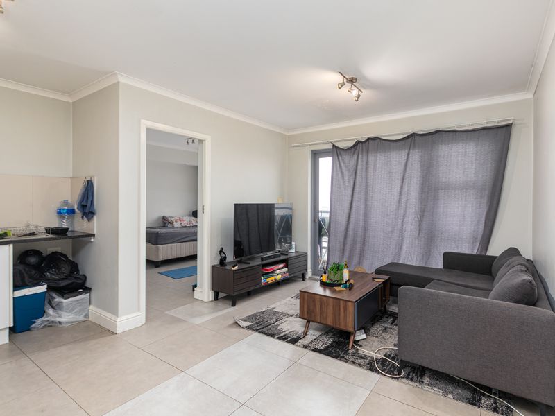 Spacious 2 Bedroom, 2 Bathroom Apartment for rent in a Secure Lifestyle Building - Photo 5