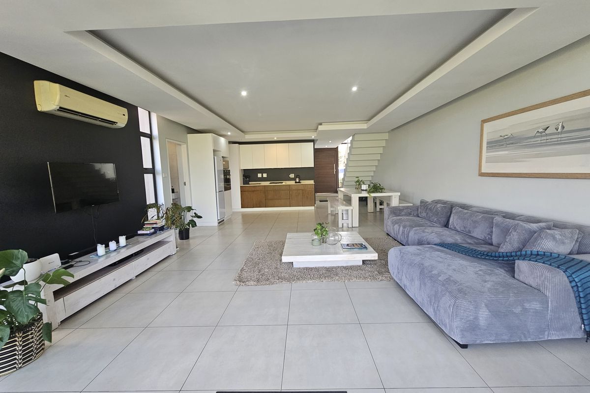 Beautiful 3-Bedroom Home in a Prestigious Coastal Lifestyle Zimbali Estate - Photo 4