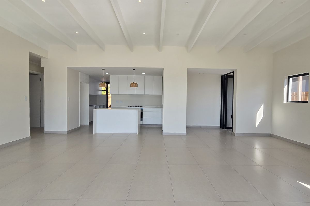 Brand-New Coastal Home with Spectacular 180° Sea Views - Photo 3