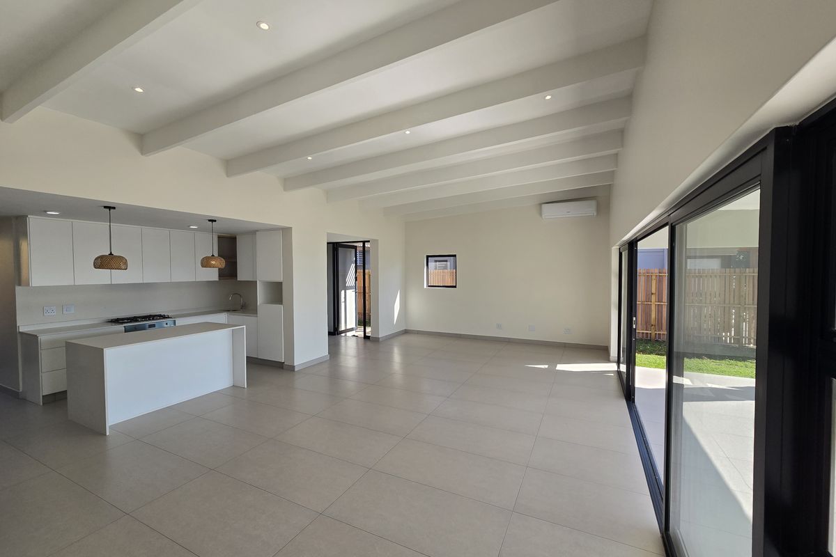 Brand-New Coastal Home with Spectacular 180° Sea Views - Photo 4