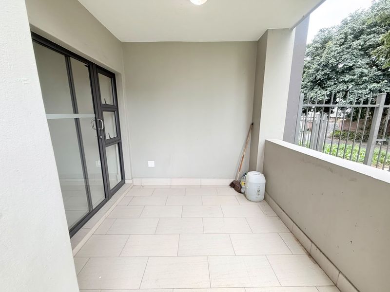 Modern 3 bedroom apartment in Umhlanga Ridge - Photo 6