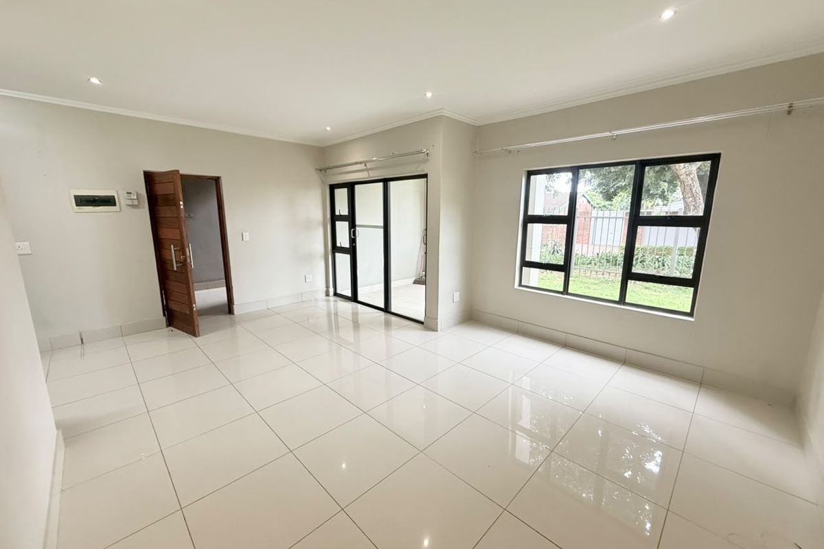 Modern 3 bedroom apartment in Umhlanga Ridge - Photo 3