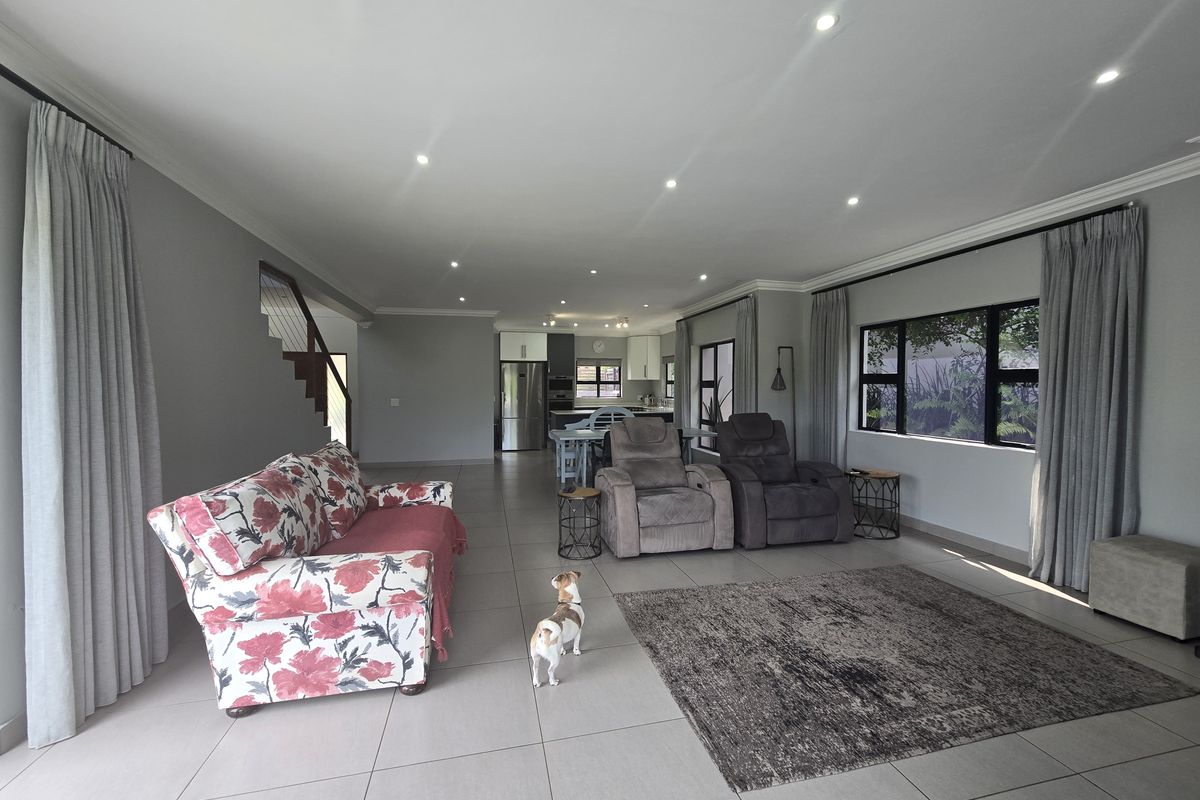 Prime Family Home – Modern Coastal Living - Photo 5