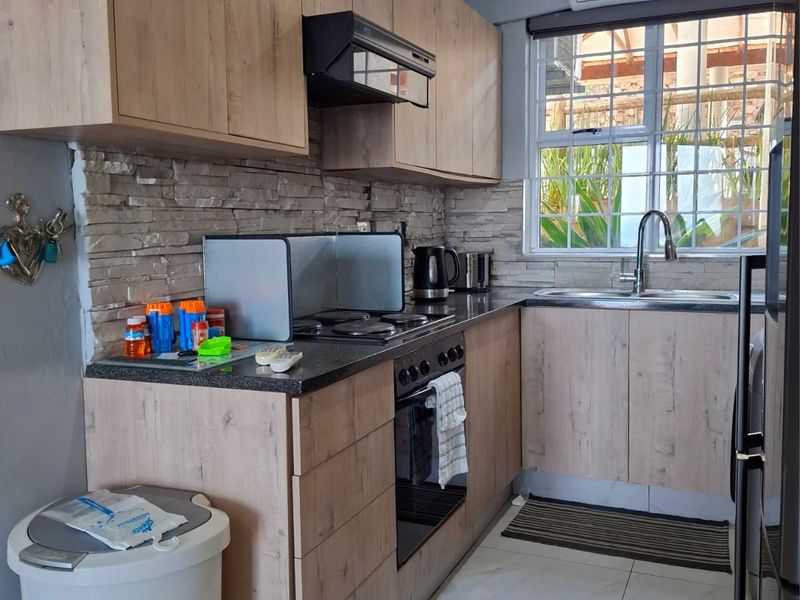 Fully Furnished Apartment with Sea Views - Photo 10