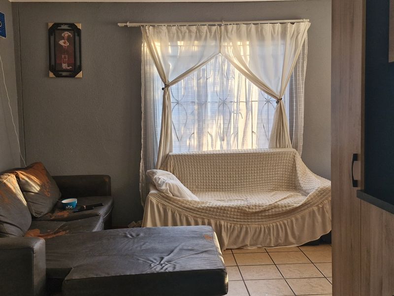 3 BEDROOM HOUSE FOR SALE IN MAHUBE VALLEY FOR R850 000 - Photo 10