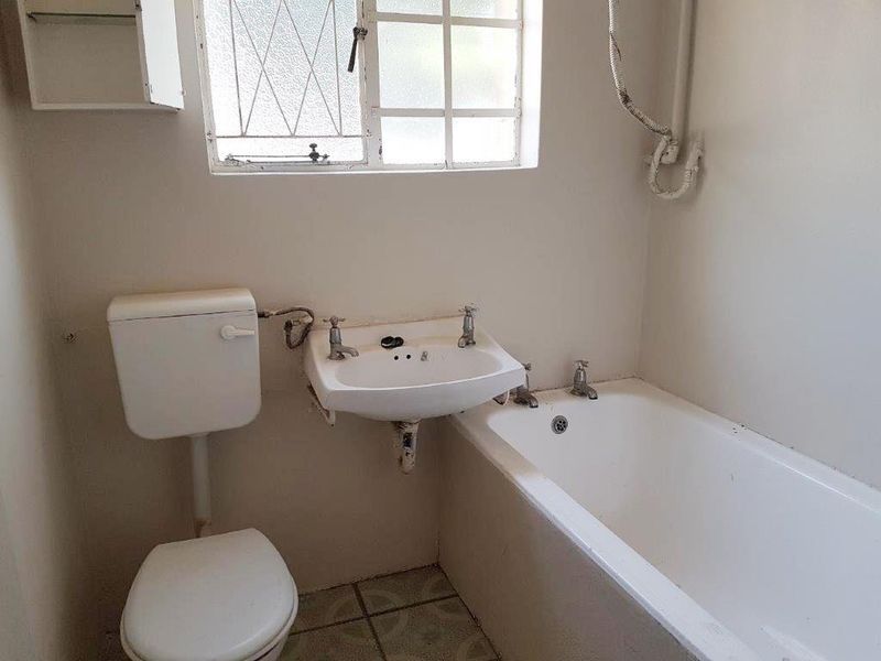 CENTRAL STUDIO / BACHELOR APARTMENT FOR RENT - Photo 4