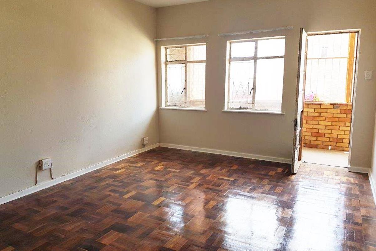 CENTRAL STUDIO / BACHELOR APARTMENT FOR RENT - Photo 2