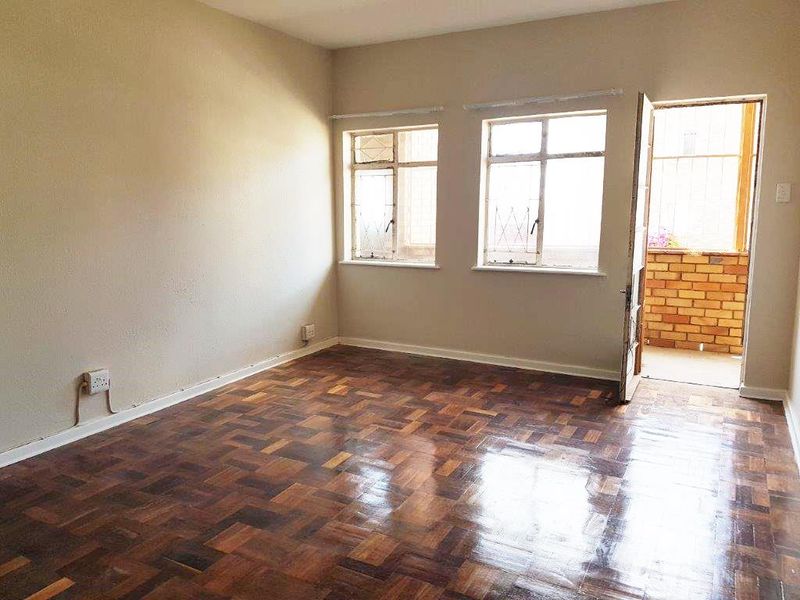 CENTRAL STUDIO / BACHELOR APARTMENT FOR RENT - Photo 2