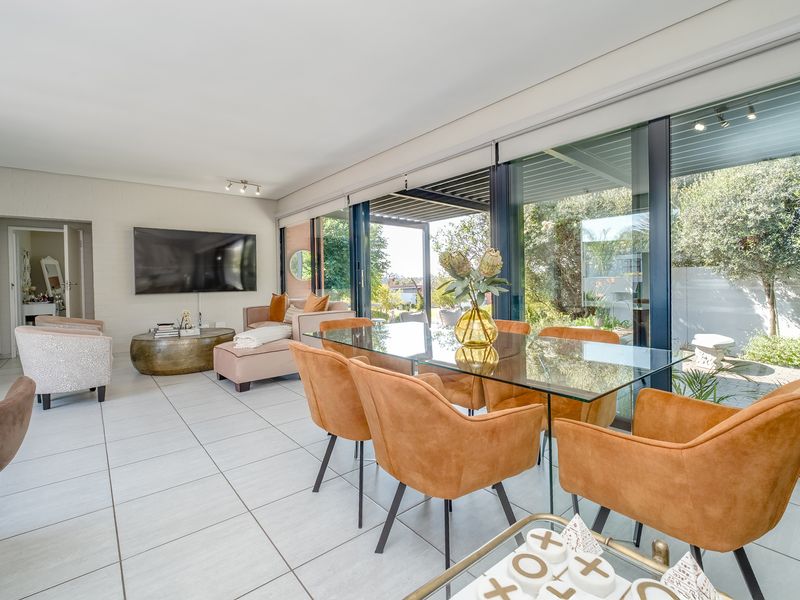 ELEGANT FREE-FLOWING VILLA OFFERING BREATHTAKING HEAVENLY VIEWS - Photo 9