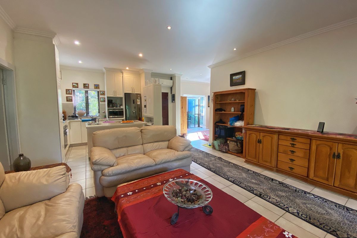 Elegant Fully Furnished Townhouse in Prestigious Brettenwood Estate - Photo 4