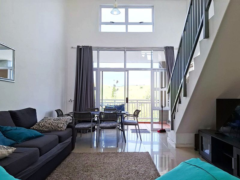 Spacious 3 Bedroom 3 Bathroom Duplex Apartment with Sea Views - Photo 2