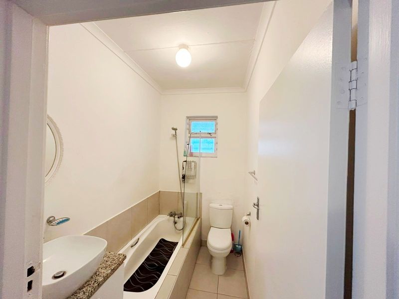 HUMEWOOD STUDIO / BACHELOR APARTMENT FOR RENT - Photo 5