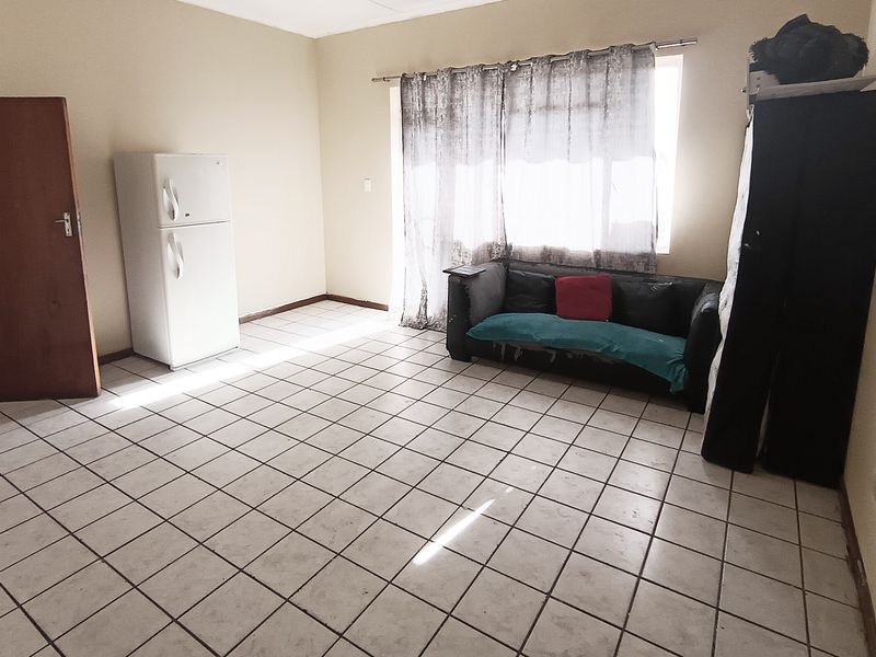 SIDWELL ROOM IN APARTMENT FOR RENT - Photo 4