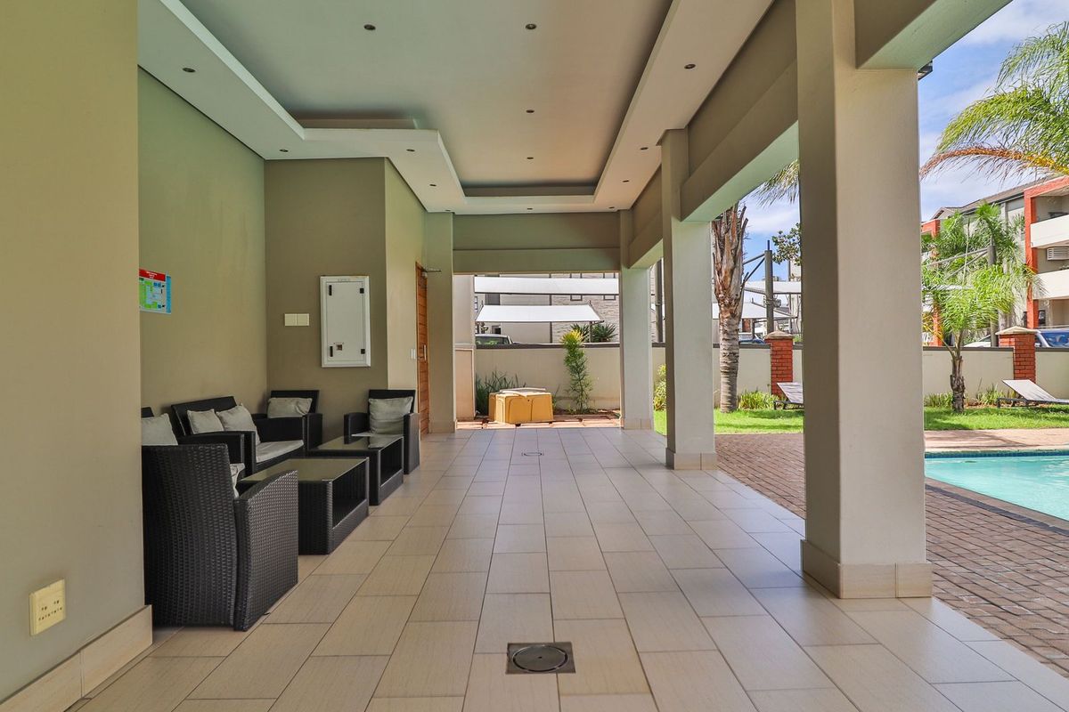 Lovely ground floor 3 Bedrooms in Umhlanga's Premier Complex, Great for families ! - Photo 2