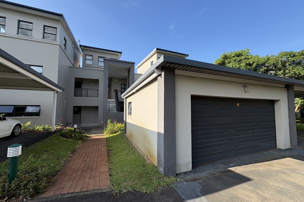 GORGEOUS CORNER GROUND FLOOR UNIT - Photo 2