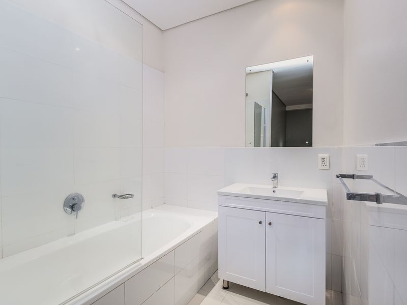 1 Bedroom Apartment to let - Photo 6