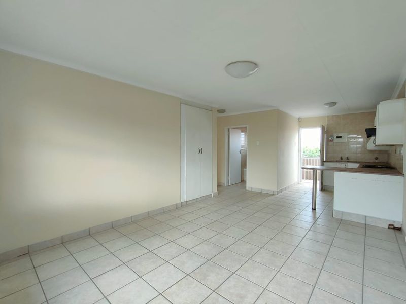 Ideal Family Home in a Secure Complex with Pool... - Photo 5