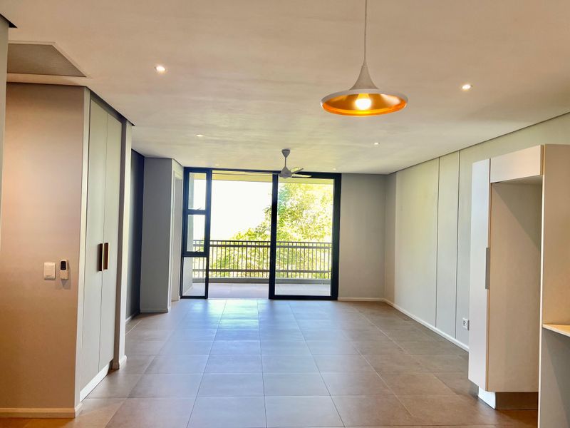 Top-Floor Elegance Surrounded by Nature in Elaleni - Photo 3