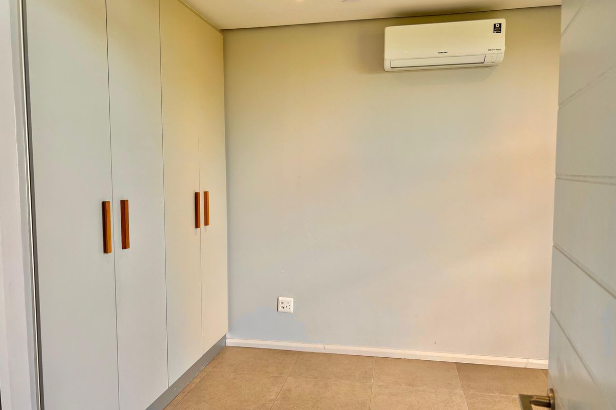 Top-Floor Elegance Surrounded by Nature in Elaleni - Photo 5