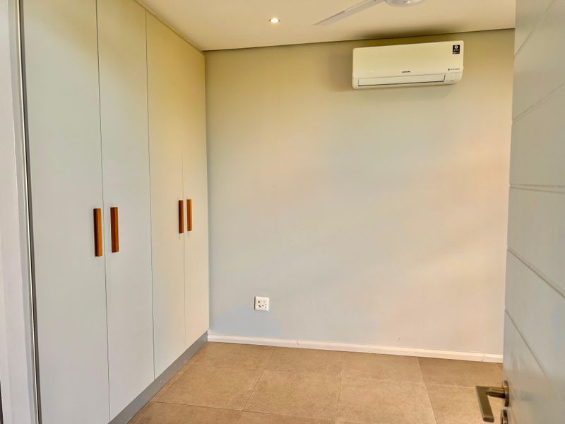 Top-Floor Elegance Surrounded by Nature in Elaleni - Photo 5