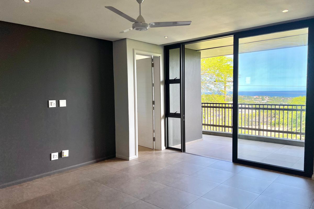 Top-Floor Elegance Surrounded by Nature in Elaleni - Photo 4