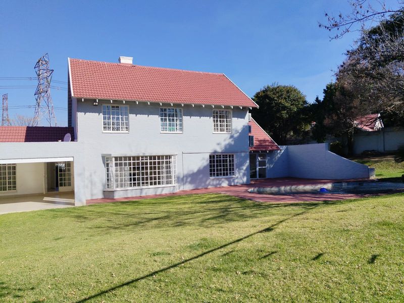 Elegant Double-Storey Family Home with Pool in Secure Enclosed Sandown - Photo 1