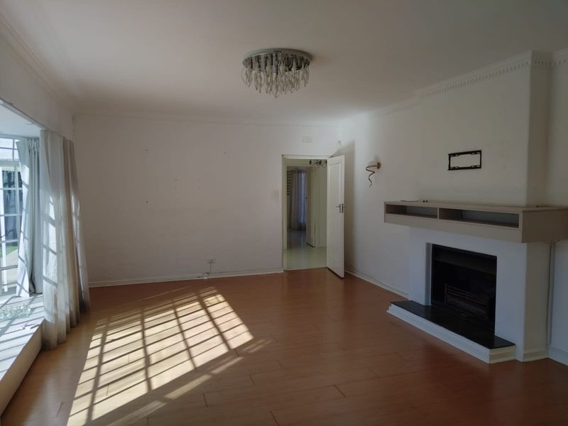Elegant Double-Storey Family Home with Pool in Secure Enclosed Sandown - Photo 4