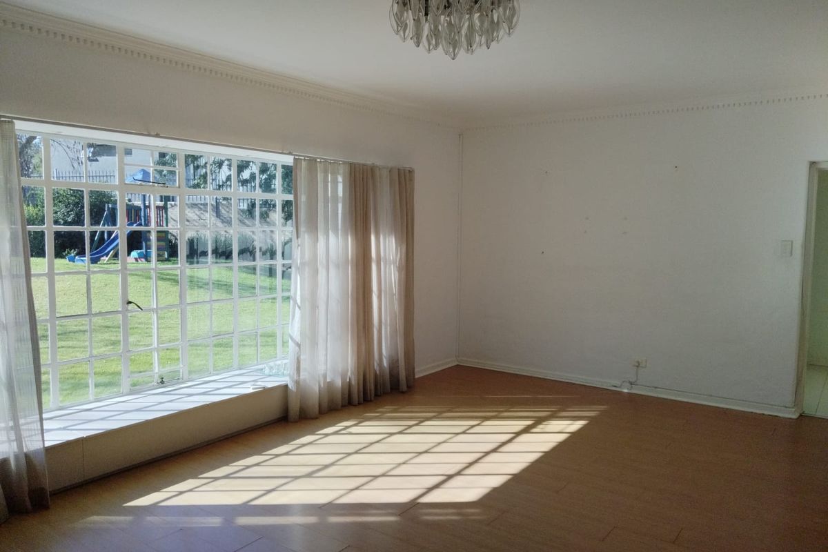 Elegant Double-Storey Family Home with Pool in Secure Enclosed Sandown - Photo 5