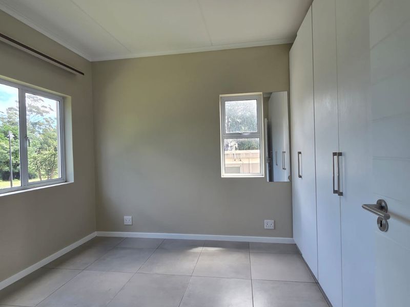 Charming 2-Bedroom Apartment in Manor Estates! - Photo 7