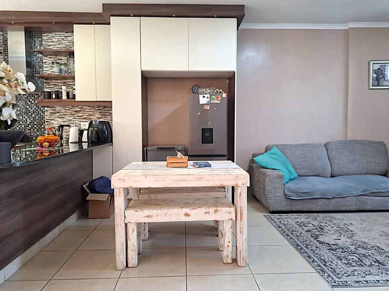 Neat apartment in Westbrook - Photo 7