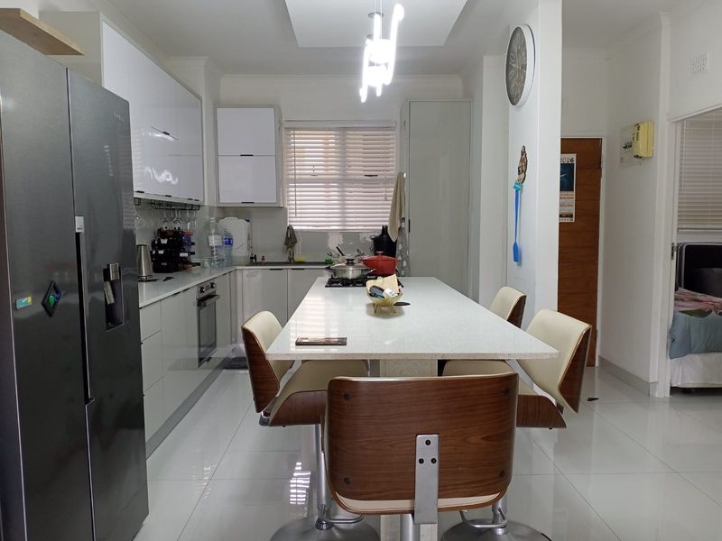Modern 2 Bed Apartment in Westbrook - Photo 9