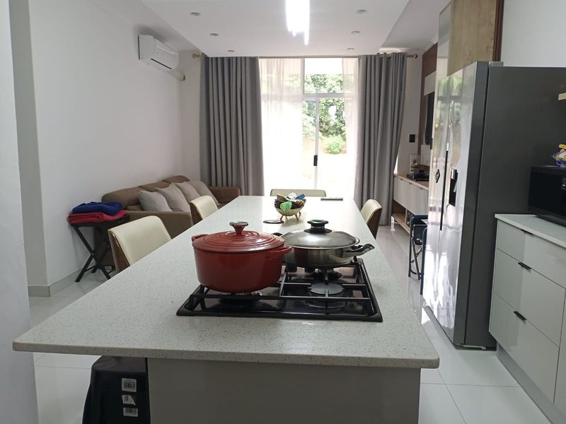 Modern 2 Bed Apartment in Westbrook - Photo 8