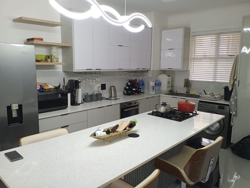 Modern 2 Bed Apartment in Westbrook - Photo 6