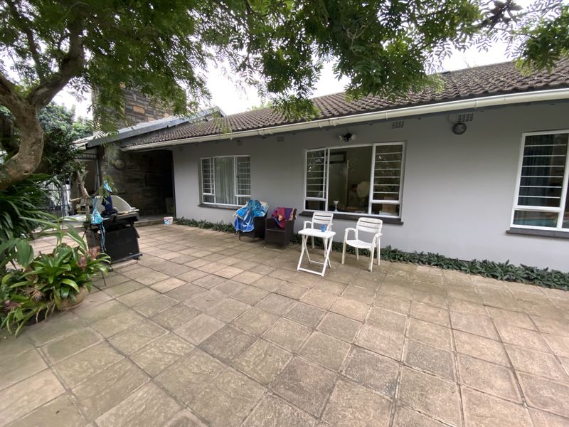 Unlock the Potential – Prime Freestanding Renovation Opportunity on a Large 1,598m2 Stand - Photo 8