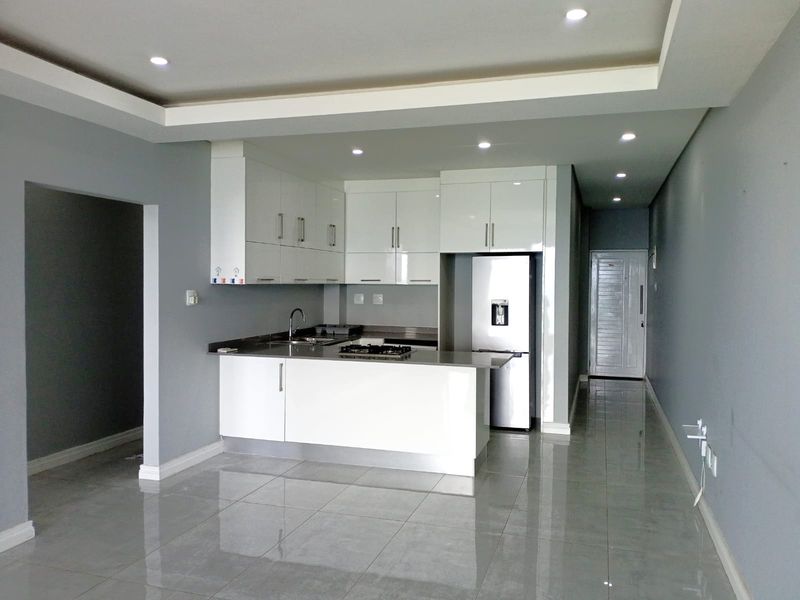 Modern Beachfront Apartment - Photo 7
