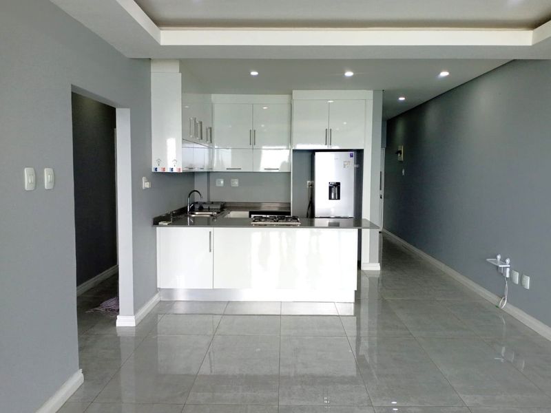 Modern Beachfront Apartment - Photo 3