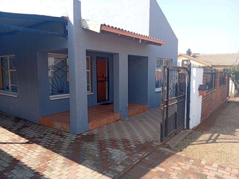 House For Sale In Pretoria - Photo 4