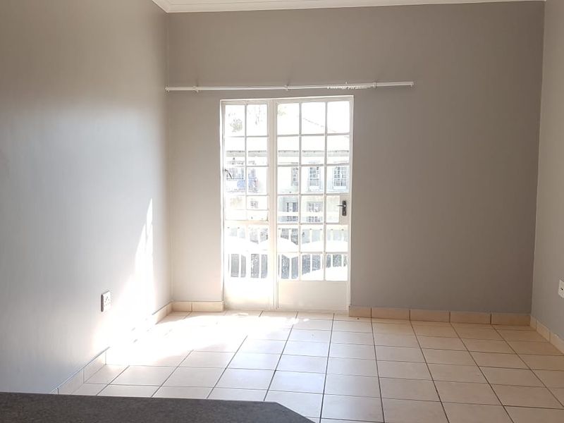 Apartment For Sale In Brakpan - Photo 4