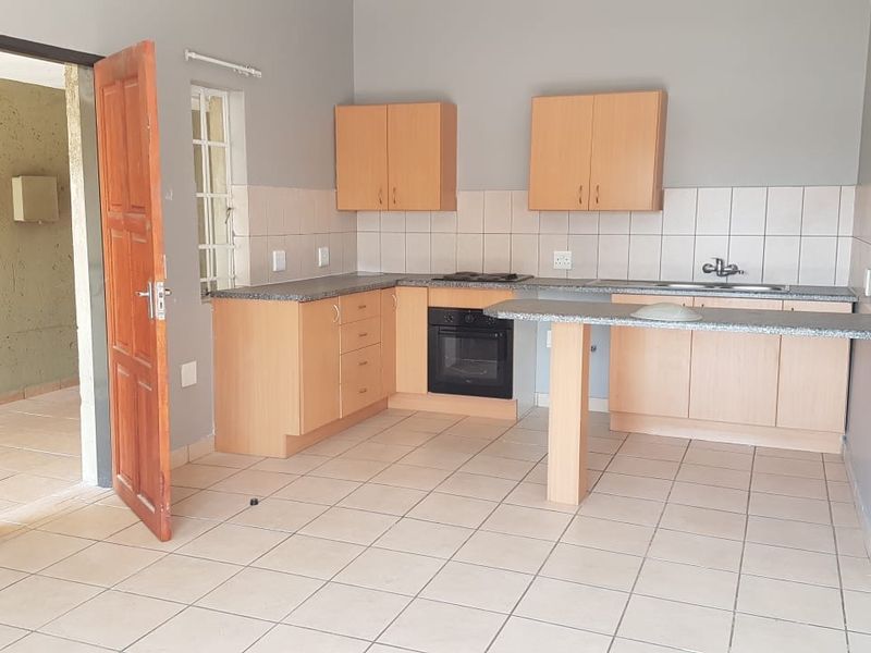 Apartment For Sale In Brakpan - Photo 8