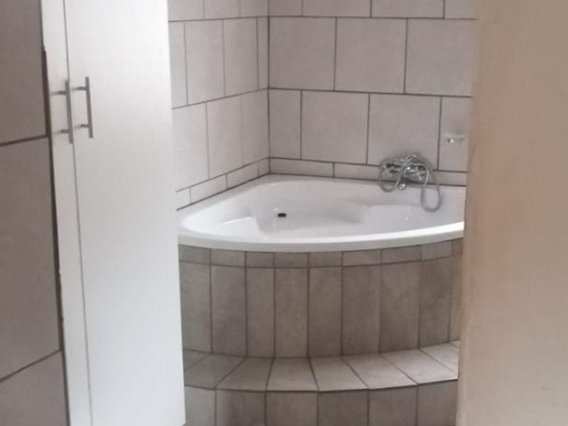 Spacious 1 Bedroom Flat to rent in Mooinooi - Photo 5