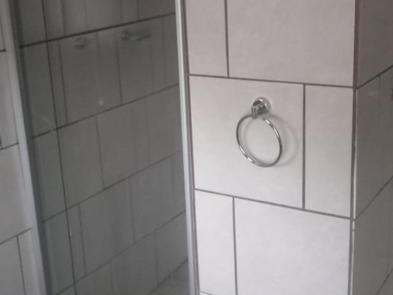 Spacious 1 Bedroom Flat to rent in Mooinooi - Photo 7