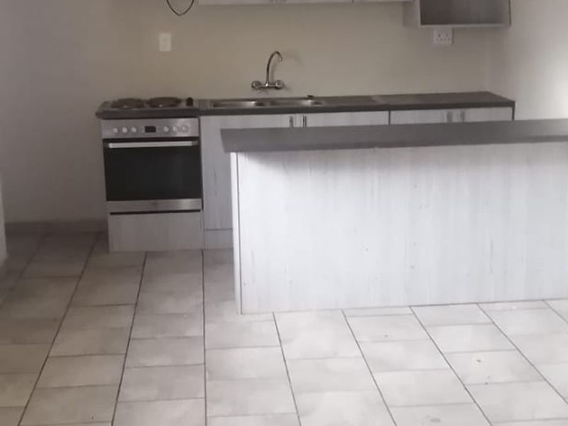 Spacious 1 Bedroom Flat to rent in Mooinooi - Photo 2