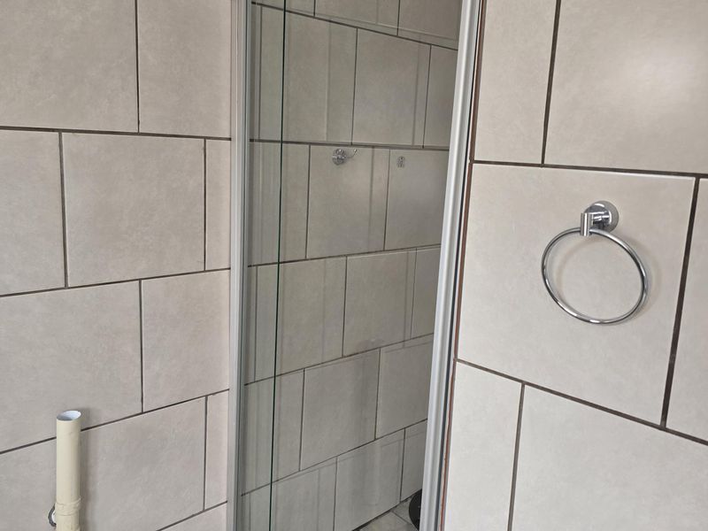 Spacious 1 Bedroom Flat to rent in Mooinooi - Photo 6