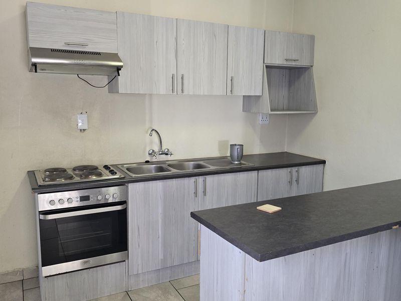 Spacious 1 Bedroom Flat to rent in Mooinooi - Photo 1