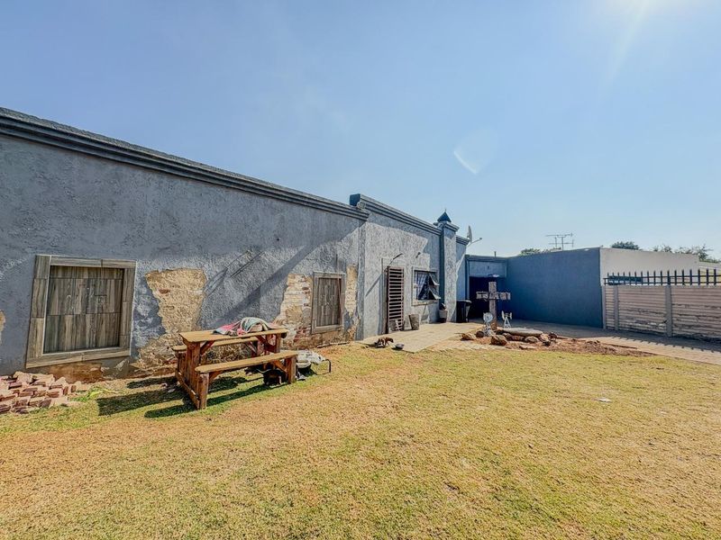 Three Bedroom House for Sale in Brenthurst, Brakpan - Photo 1